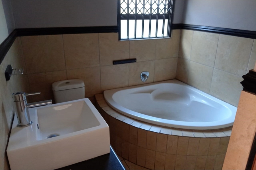 To Let 3 Bedroom Property for Rent in Protea Glen Gauteng