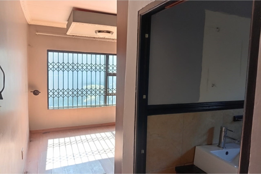To Let 3 Bedroom Property for Rent in Protea Glen Gauteng