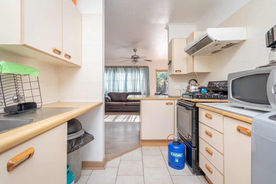To Let 2 Bedroom Property for Rent in Noordheuwel Gauteng