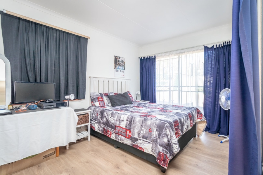 To Let 2 Bedroom Property for Rent in Noordheuwel Gauteng