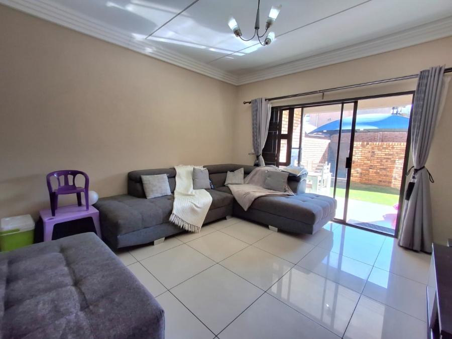 2 Bedroom Property for Sale in Ravenswood Gauteng