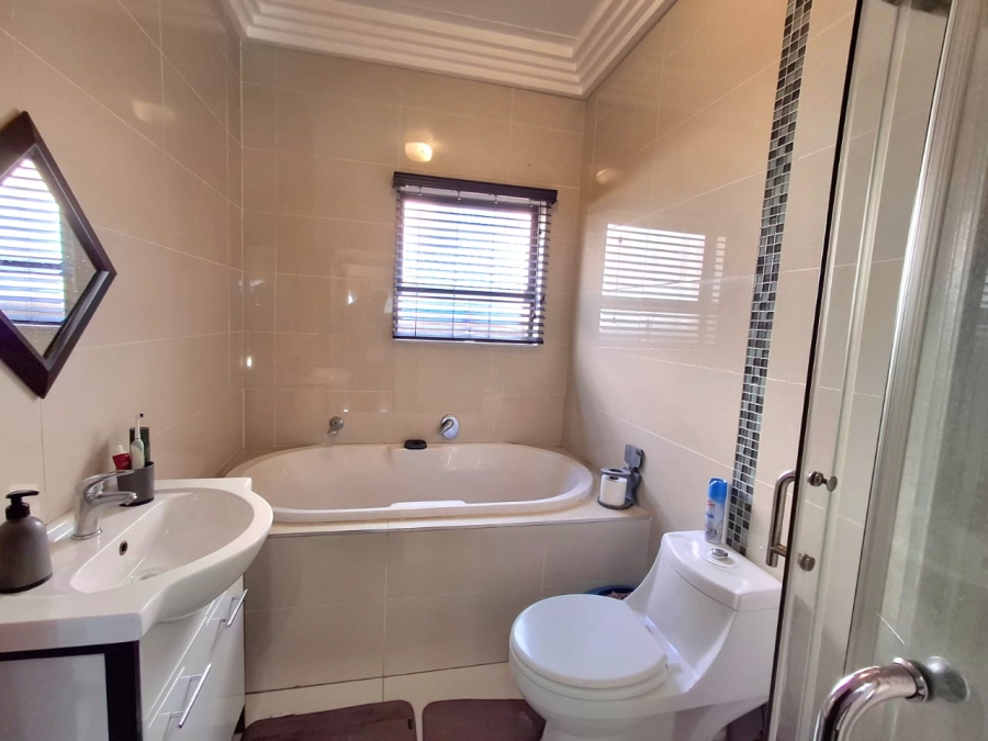 2 Bedroom Property for Sale in Ravenswood Gauteng