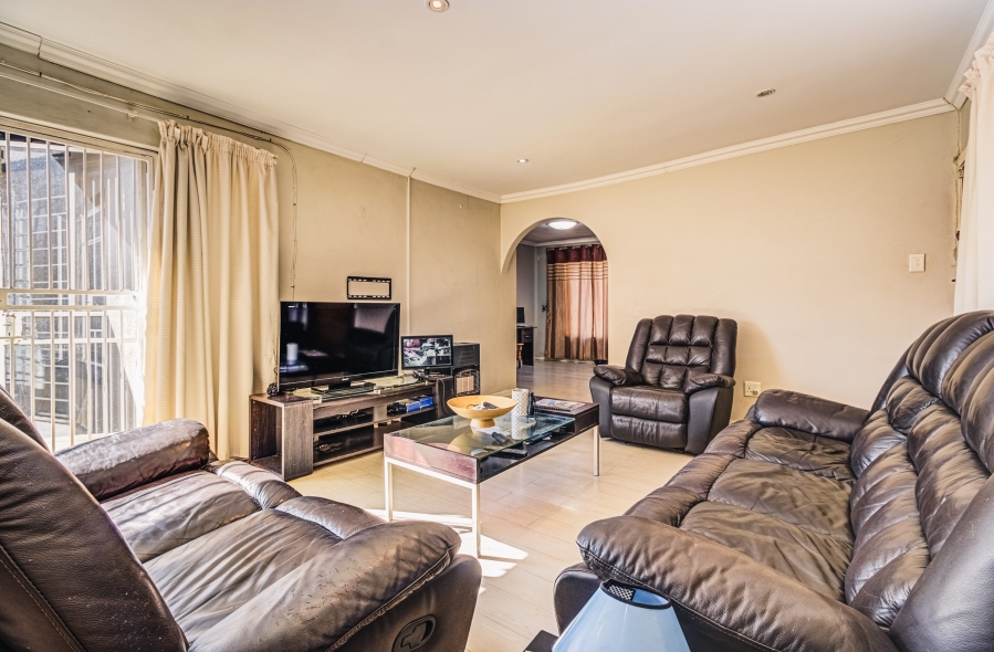 3 Bedroom Property for Sale in Buurendal Gauteng