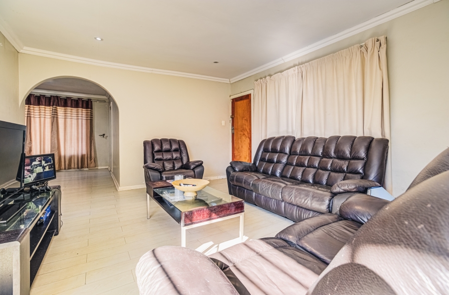 3 Bedroom Property for Sale in Buurendal Gauteng