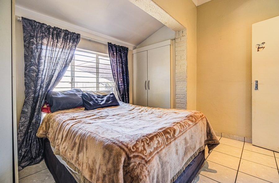 3 Bedroom Property for Sale in Buurendal Gauteng