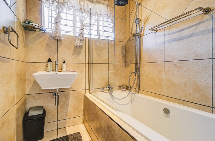 3 Bedroom Property for Sale in Buurendal Gauteng