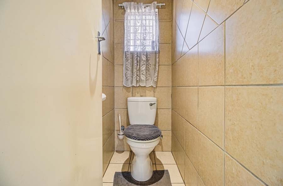 3 Bedroom Property for Sale in Buurendal Gauteng