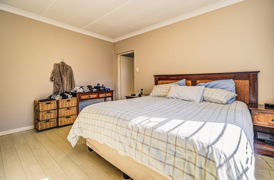 3 Bedroom Property for Sale in Buurendal Gauteng