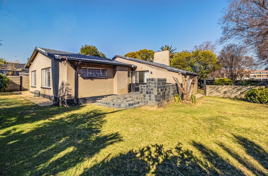 3 Bedroom Property for Sale in Buurendal Gauteng