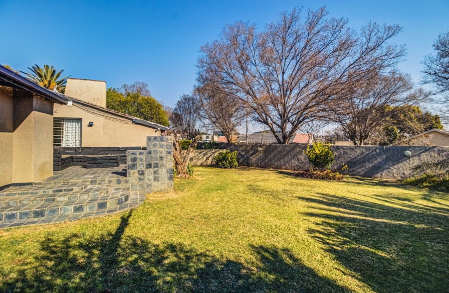 3 Bedroom Property for Sale in Buurendal Gauteng