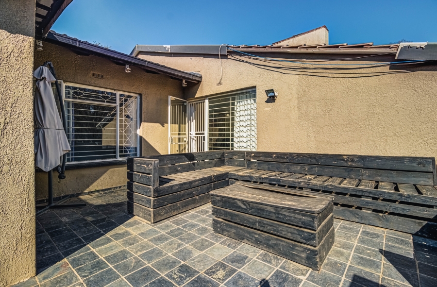 3 Bedroom Property for Sale in Buurendal Gauteng