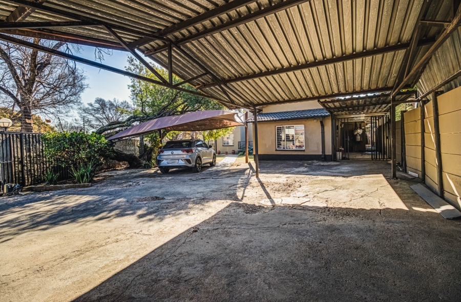 3 Bedroom Property for Sale in Buurendal Gauteng