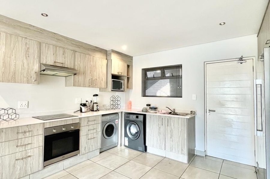 3 Bedroom Property for Sale in Broadacres Gauteng