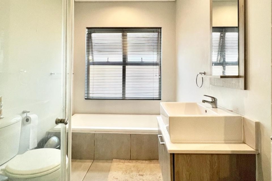 3 Bedroom Property for Sale in Broadacres Gauteng