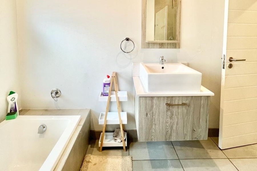 3 Bedroom Property for Sale in Broadacres Gauteng