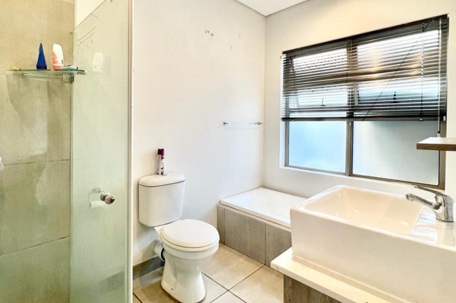 3 Bedroom Property for Sale in Broadacres Gauteng