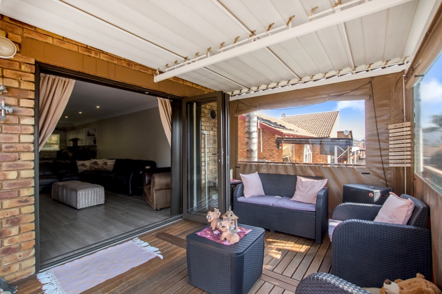 3 Bedroom Property for Sale in Honeydew Ridge Gauteng