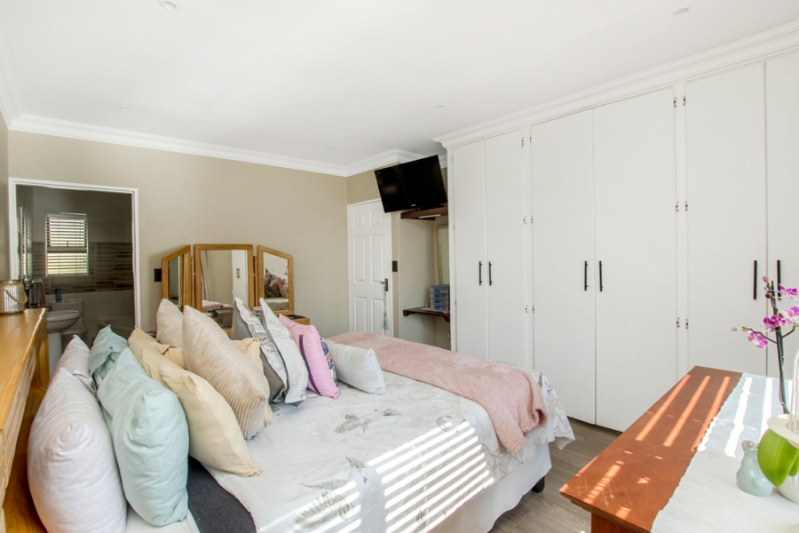 3 Bedroom Property for Sale in Honeydew Ridge Gauteng