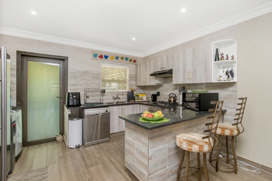 3 Bedroom Property for Sale in Honeydew Ridge Gauteng