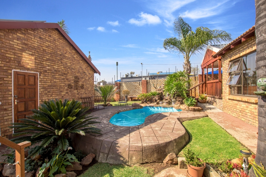 3 Bedroom Property for Sale in Honeydew Ridge Gauteng