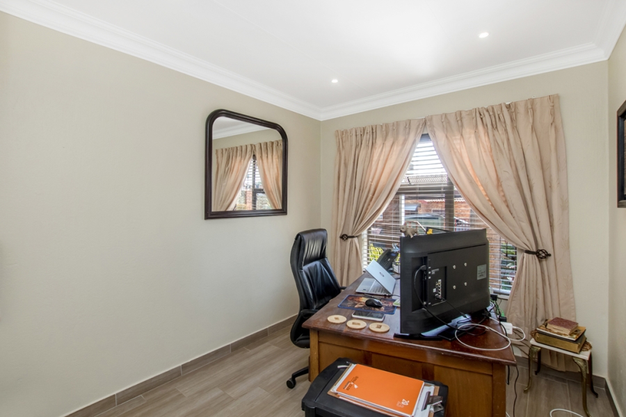 3 Bedroom Property for Sale in Honeydew Ridge Gauteng