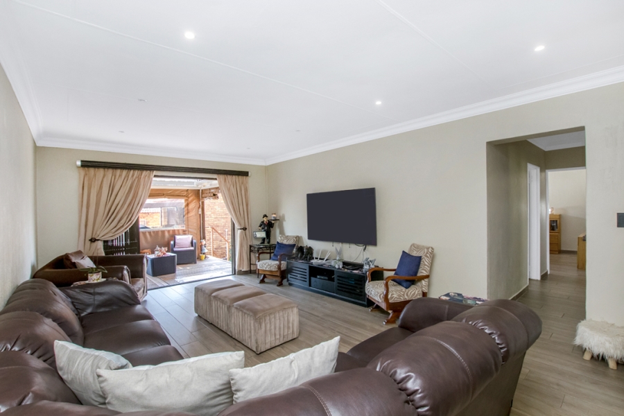 3 Bedroom Property for Sale in Honeydew Ridge Gauteng