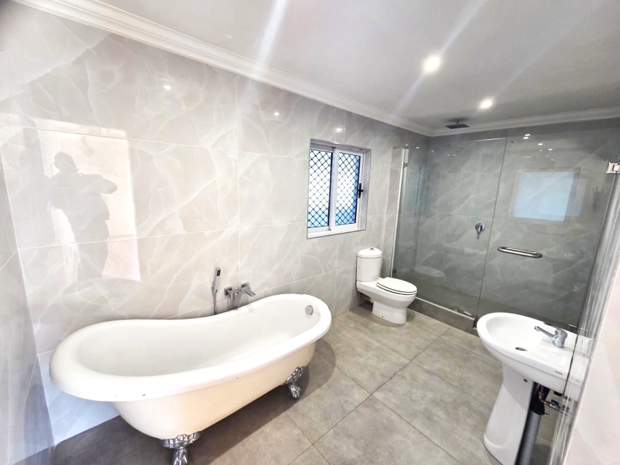 5 Bedroom Property for Sale in Wierda Park Gauteng