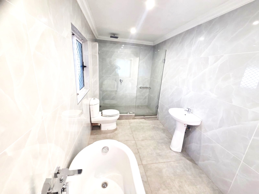 5 Bedroom Property for Sale in Wierda Park Gauteng