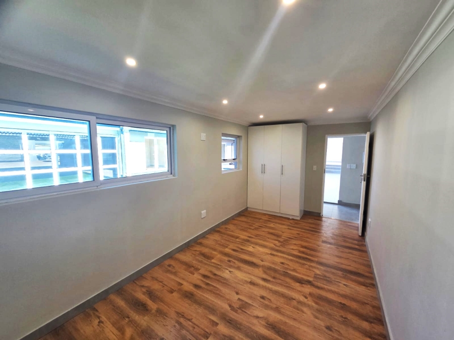 5 Bedroom Property for Sale in Wierda Park Gauteng