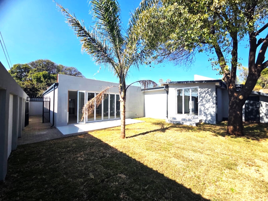 5 Bedroom Property for Sale in Wierda Park Gauteng