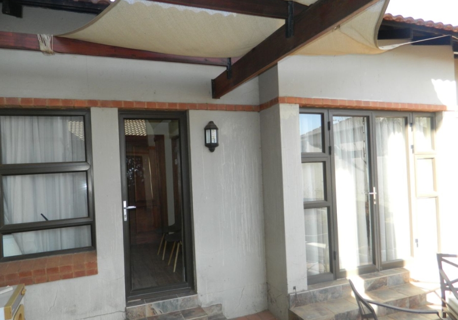 To Let 1 Bedroom Property for Rent in Silver Lakes Golf Estate Gauteng