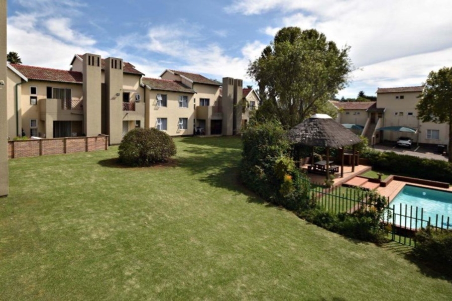 To Let 2 Bedroom Property for Rent in Bromhof Gauteng