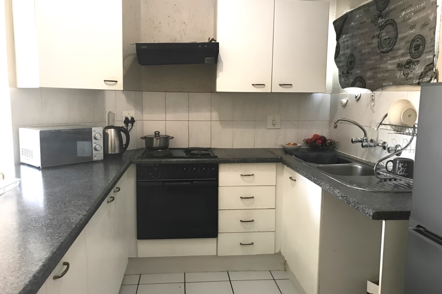 To Let 2 Bedroom Property for Rent in Bromhof Gauteng