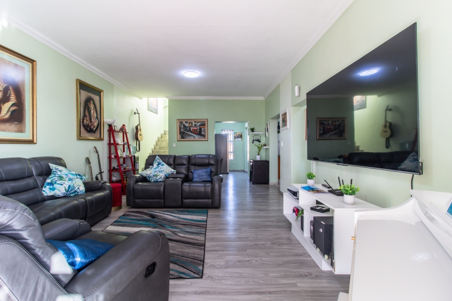 2 Bedroom Property for Sale in Greenstone Hill Gauteng