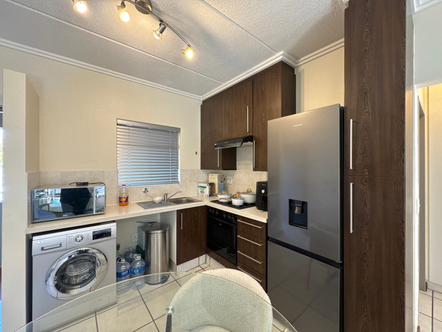 To Let 1 Bedroom Property for Rent in Beverley Gauteng