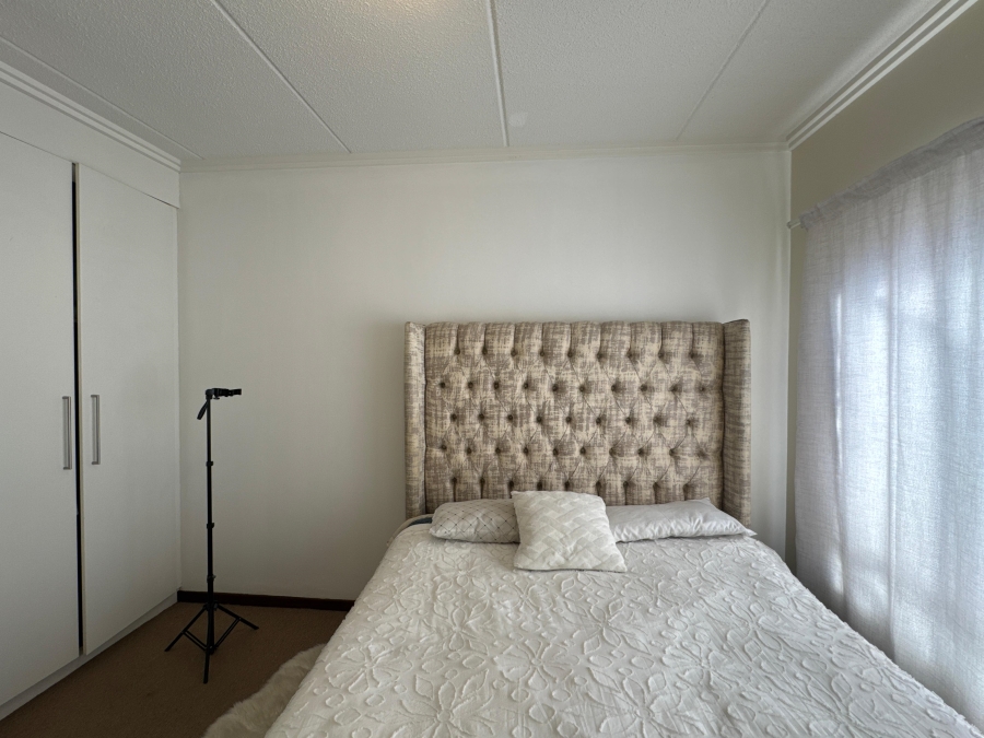 To Let 1 Bedroom Property for Rent in Beverley Gauteng