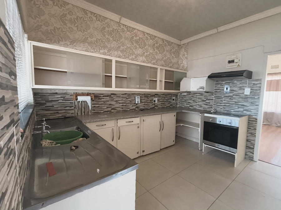 To Let 3 Bedroom Property for Rent in Lindhaven Gauteng