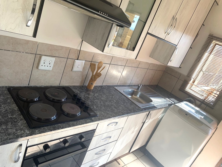 2 Bedroom Property for Sale in Dawn Park Gauteng