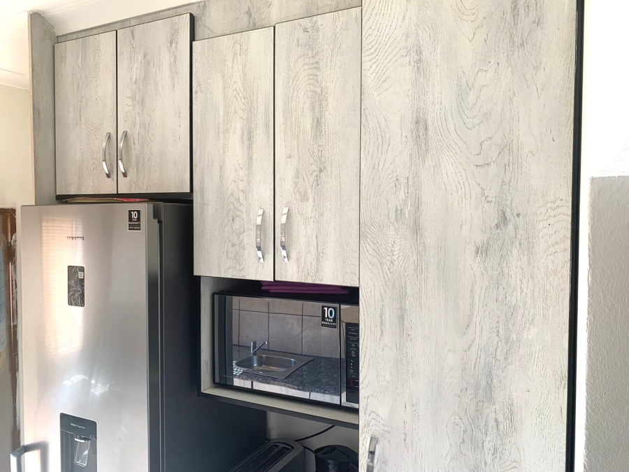 2 Bedroom Property for Sale in Dawn Park Gauteng