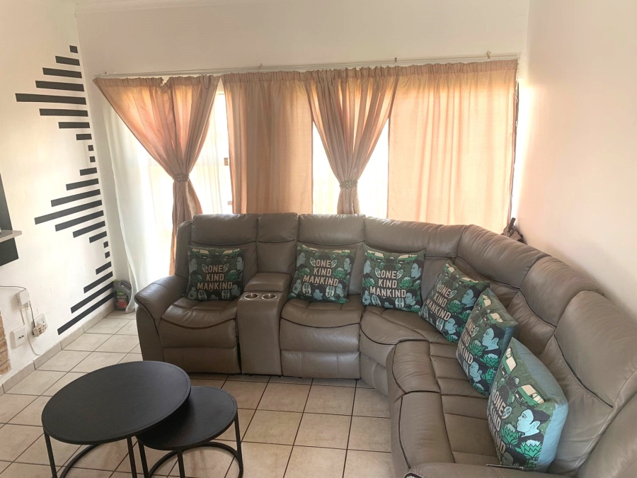 2 Bedroom Property for Sale in Dawn Park Gauteng