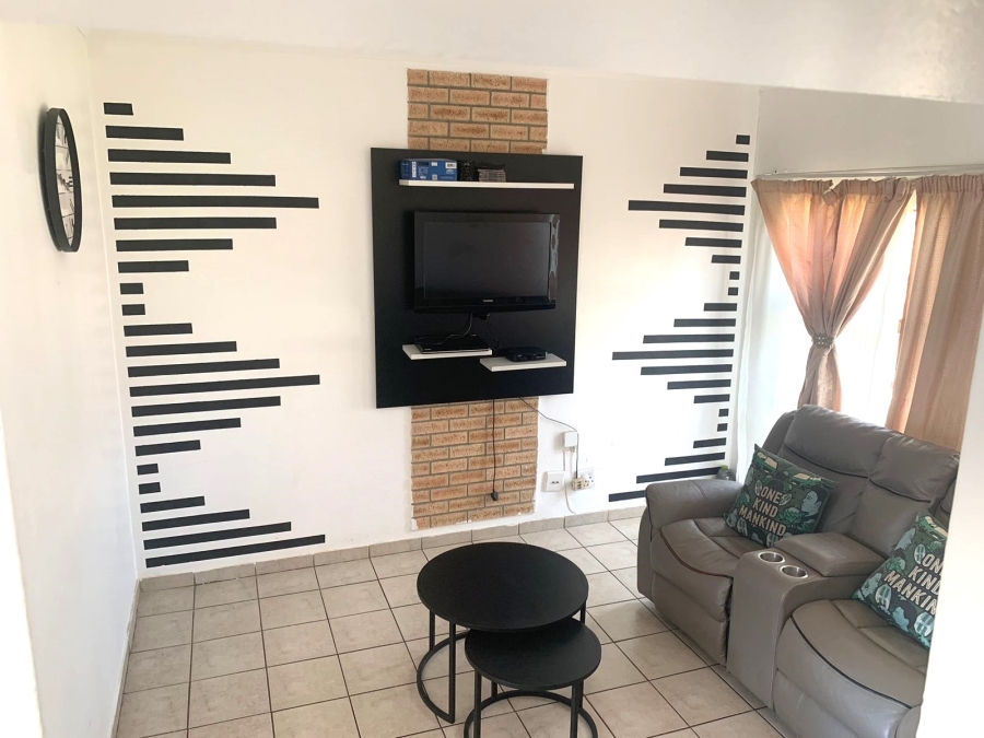 2 Bedroom Property for Sale in Dawn Park Gauteng