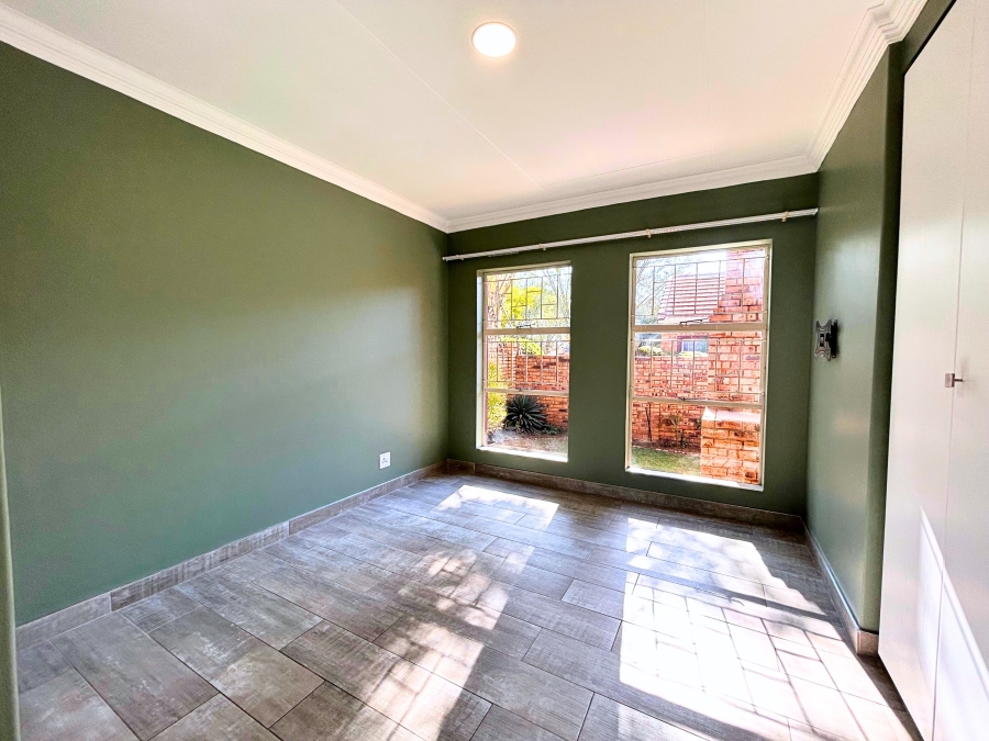 2 Bedroom Property for Sale in Amberfield Gauteng