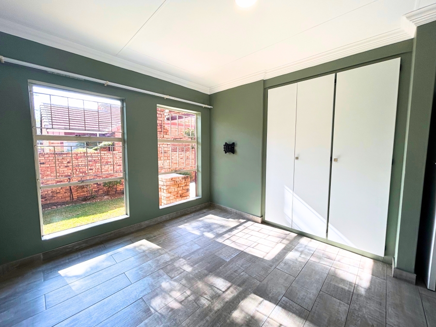 2 Bedroom Property for Sale in Amberfield Gauteng