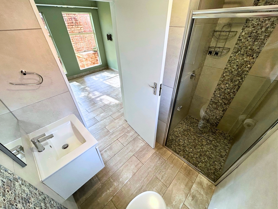 2 Bedroom Property for Sale in Amberfield Gauteng