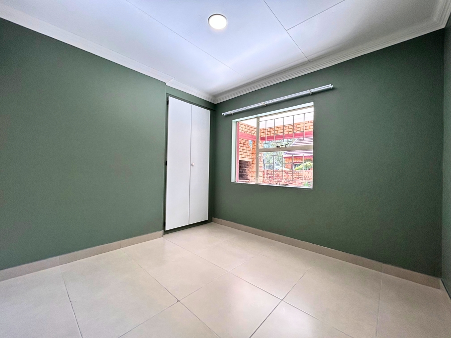 2 Bedroom Property for Sale in Amberfield Gauteng