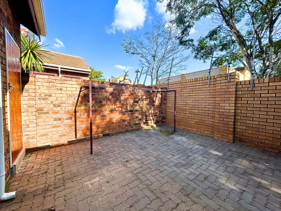 2 Bedroom Property for Sale in Amberfield Gauteng