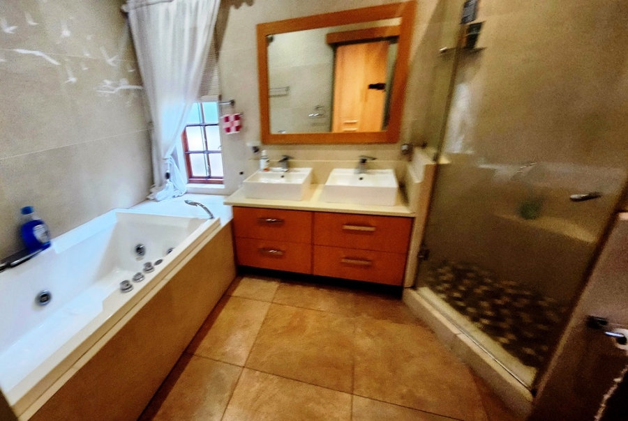 4 Bedroom Property for Sale in Eldoraigne Gauteng