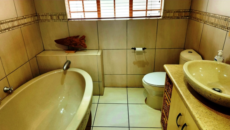 4 Bedroom Property for Sale in Eldoraigne Gauteng