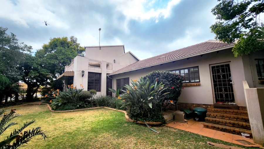 4 Bedroom Property for Sale in Eldoraigne Gauteng