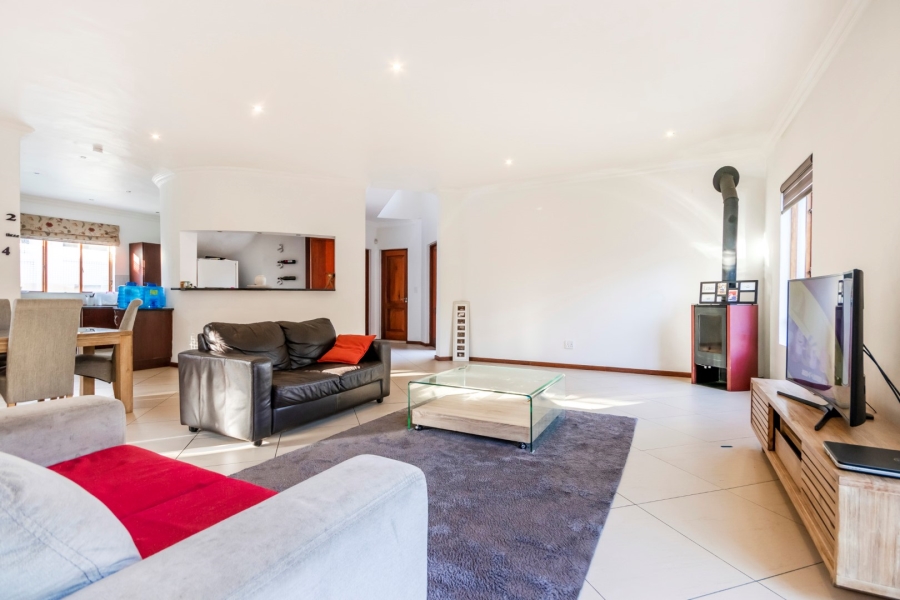 4 Bedroom Property for Sale in Woodmead Gauteng